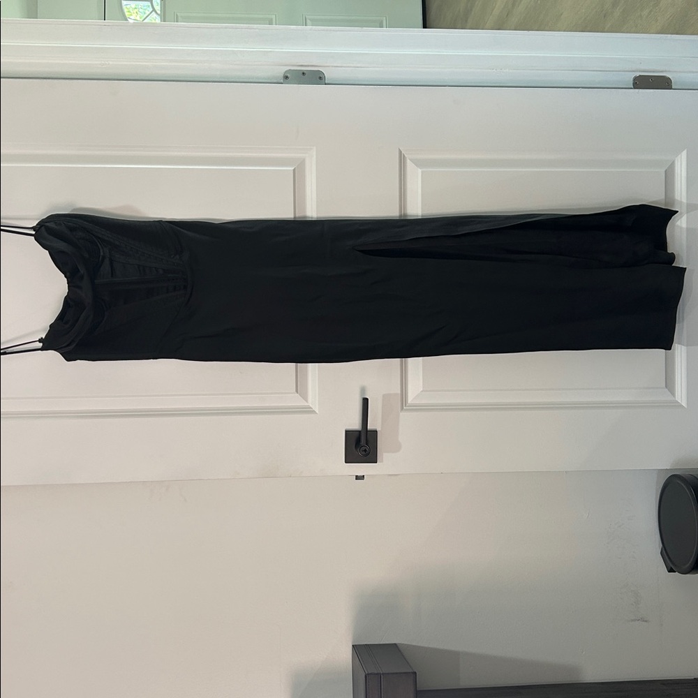 House of CB Charmaine corsette dress -
SMALL - regular cup - length is for 5’0ft